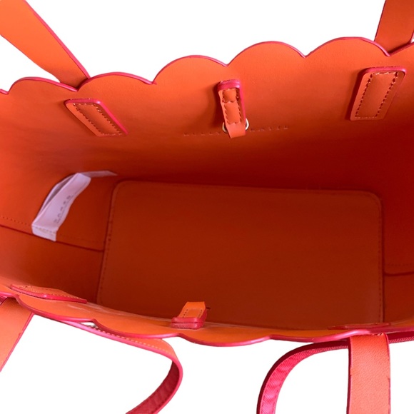 KELLY & KATIE CORAL BUCKET BAG - Picture 4 of 14